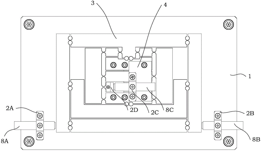 Parallel alignment platform based on flexible parallelogram mechanism and provided with remote rotating center