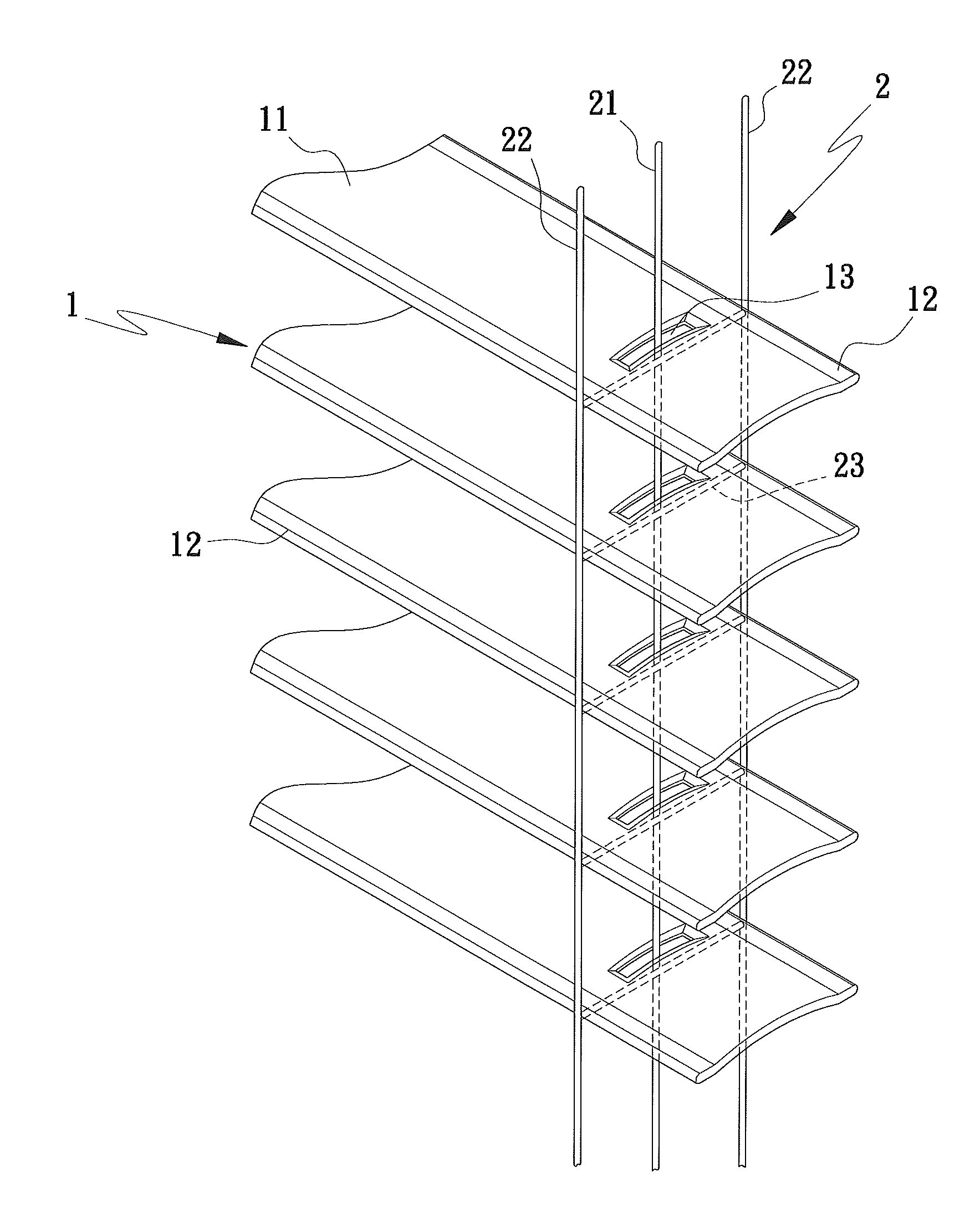 Venetian blind having curved-sectioned slats with two horizontal wing portions