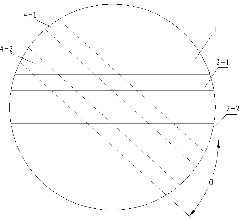 Fan blade connecting device and fan comprising the same