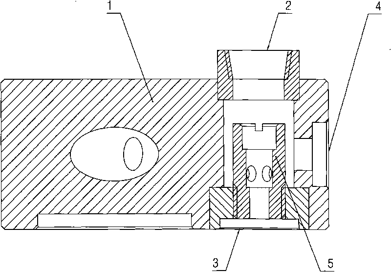 Distributing head on vehicle-mounted bottle