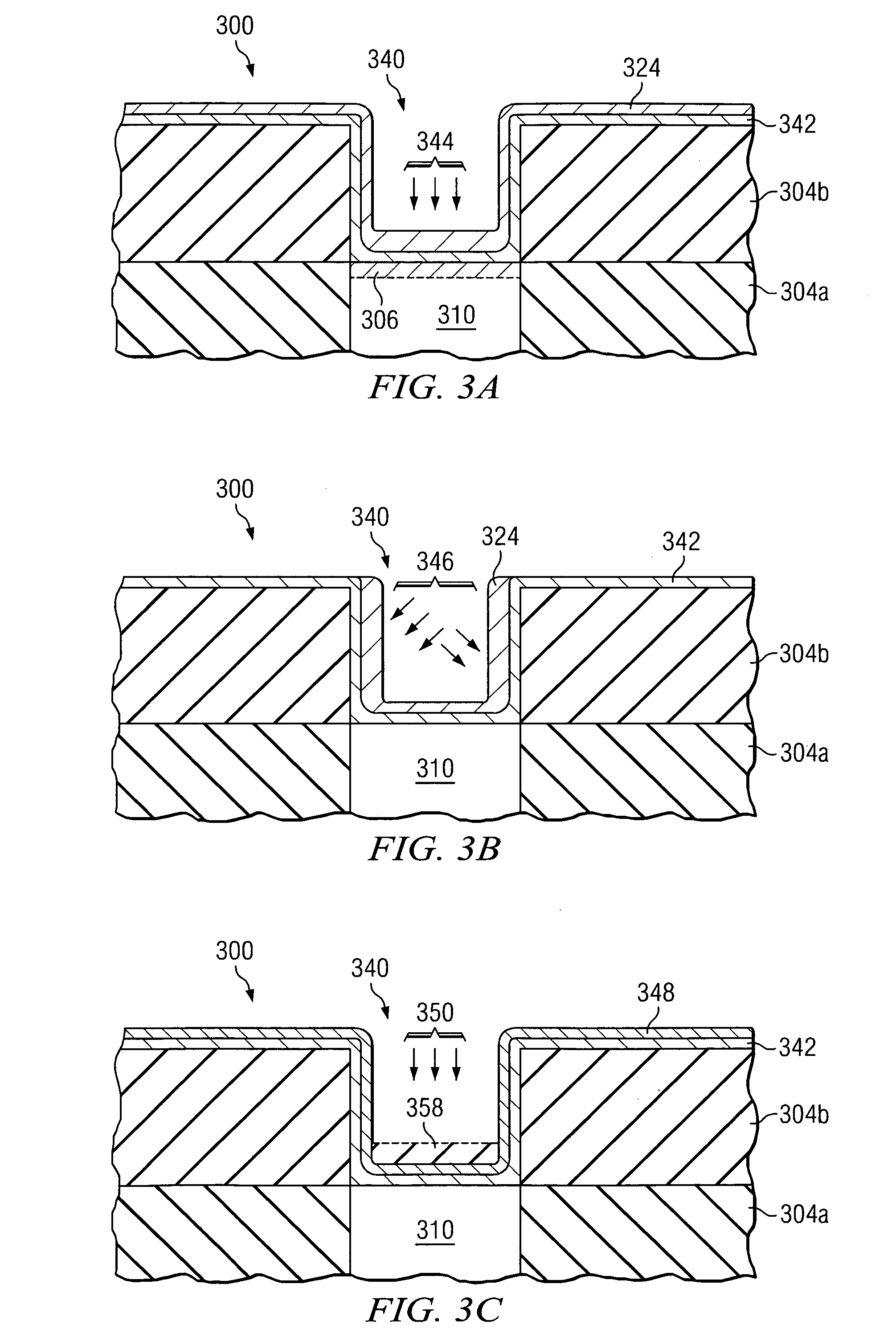 Ferromagnetic liner for conductive lines of magnetic memory cells and methods of manufacturing thereof