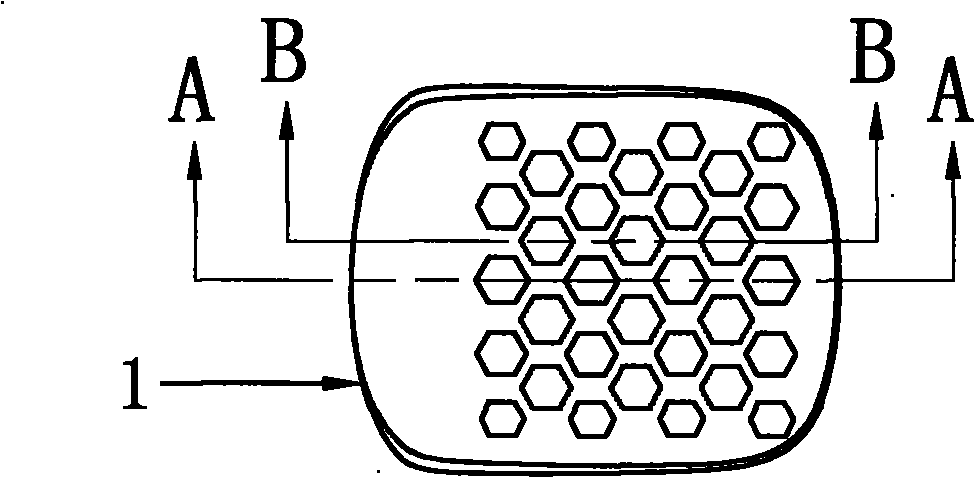 High-flexibility artificial fingernail with concavo-convex face