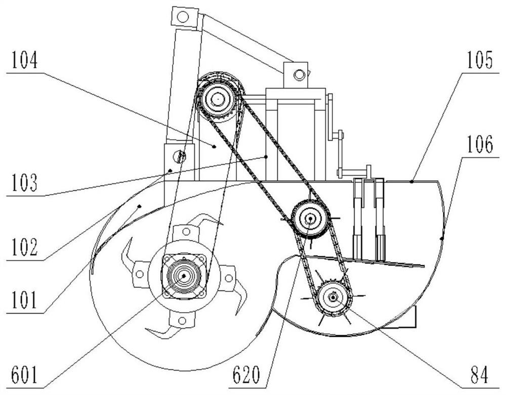 A reciprocating multi-directional straw chopping and pulverizing device with length screening function