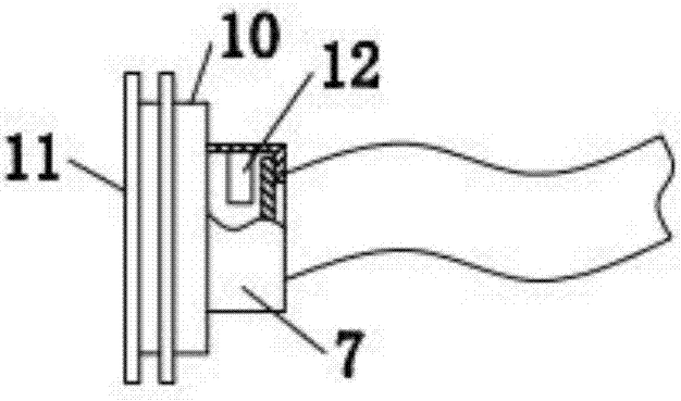 Oxygen mask with carbon dioxide diagram monitoring port