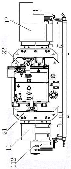 A quasi-five-axis machining center and its machining method