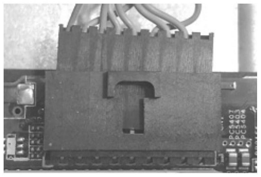 Connection device, system, identification method and identification device