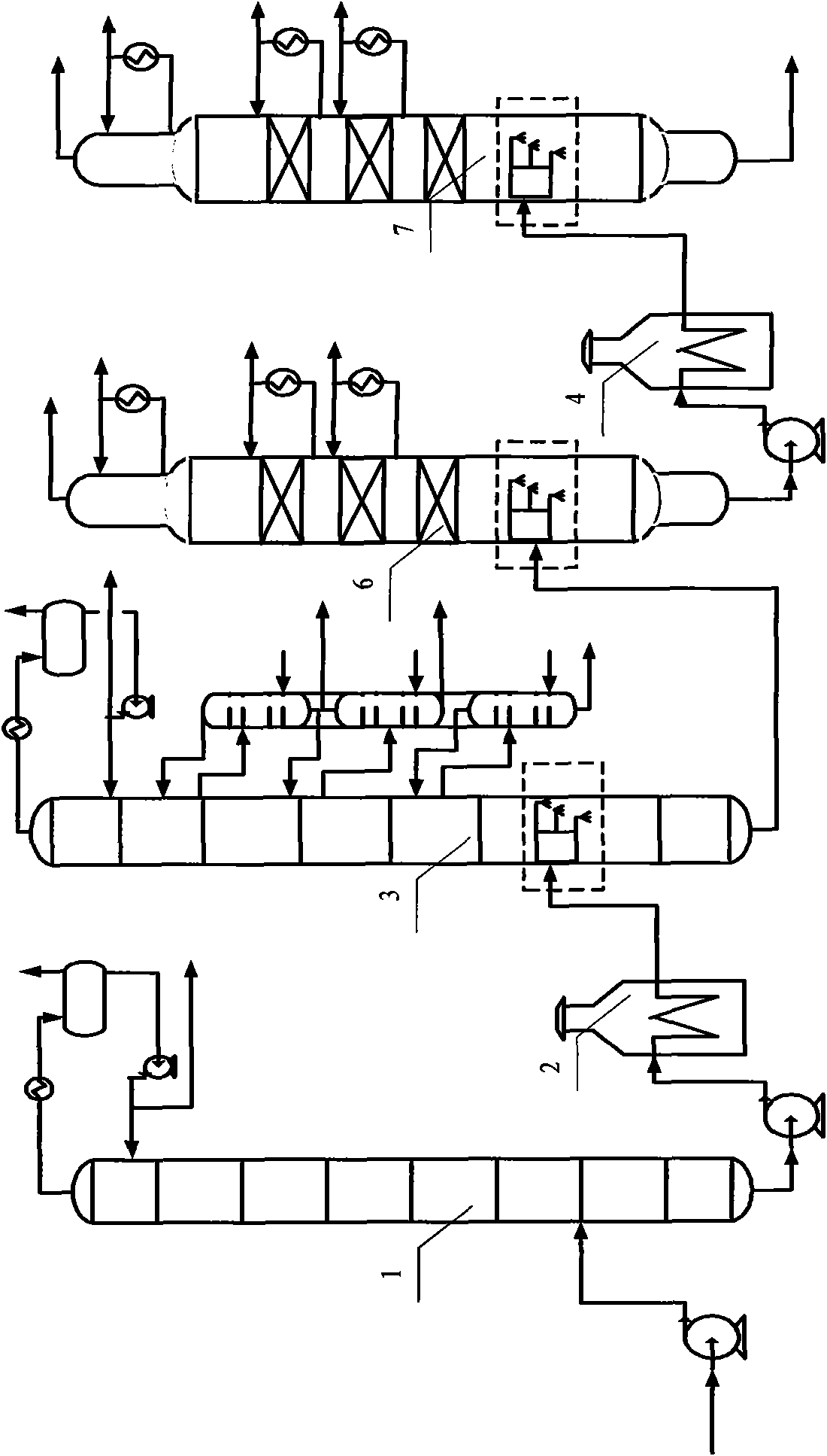 Crude oil distilling method and device for pressure type feeding