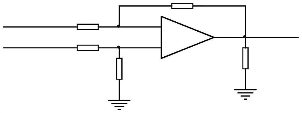 MOS tube voltage difference automatic adjusting device and method