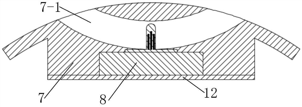 A distributed sensing underwater vehicle and its drive control method