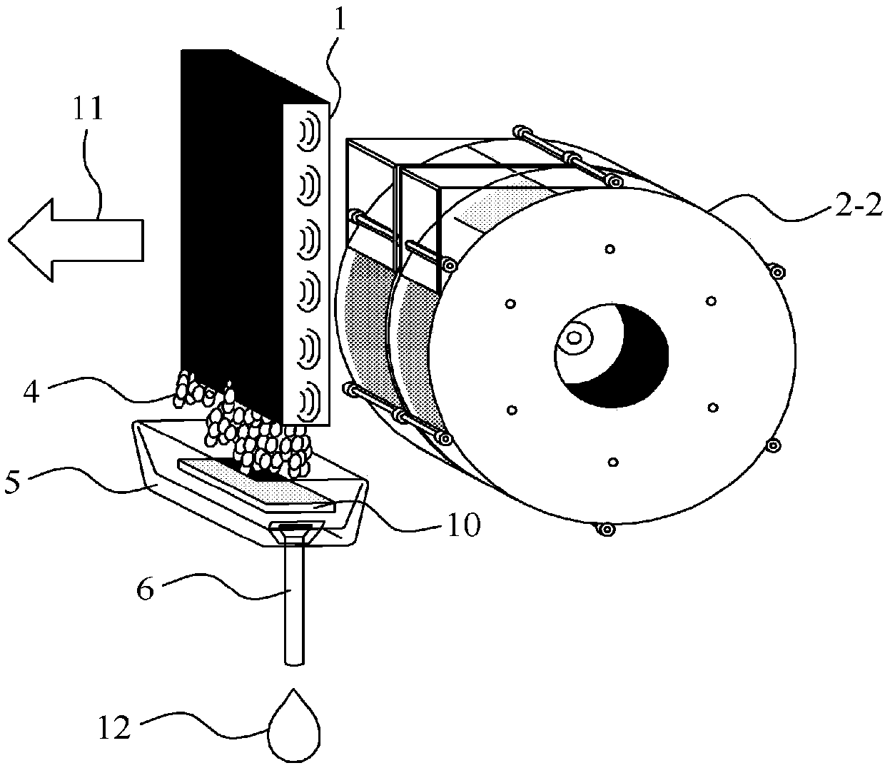 Cooling apparatus for killing fungi on dew condensation part by means of hydrogen generated by electrolyzing water condensed at dew condensation part of cooling apparatus