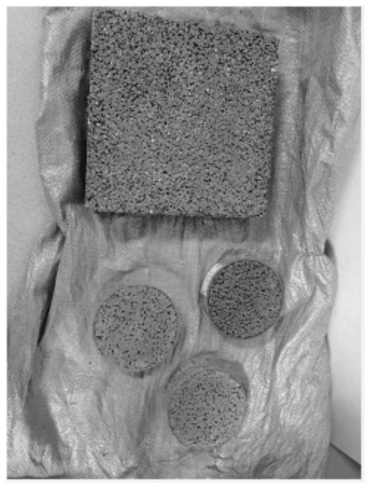 Pervious concrete, and preparation method and application thereof