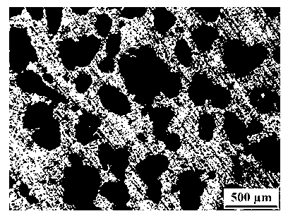 Preparation method of biomedical porous titanium