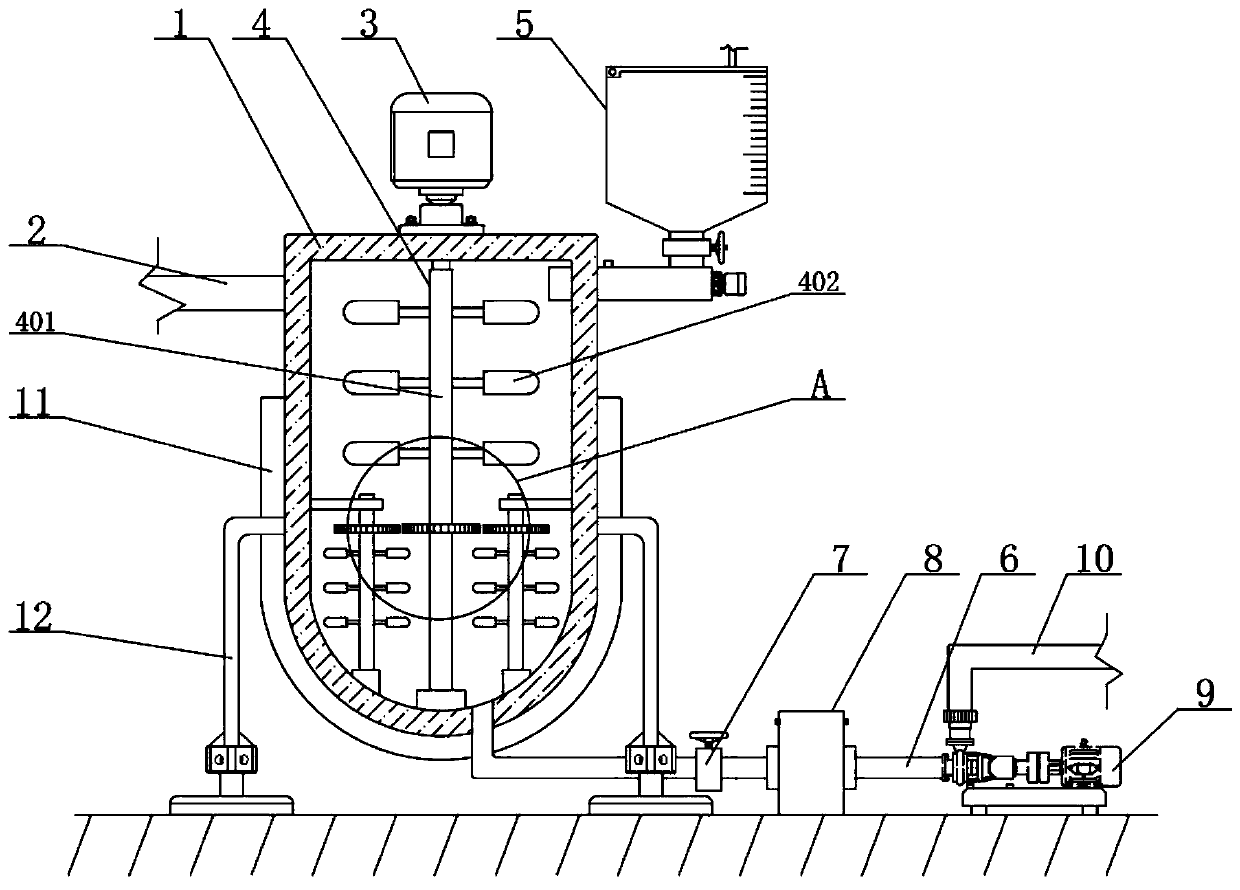 Solution low-temperature extraction device and efficient extraction process thereof