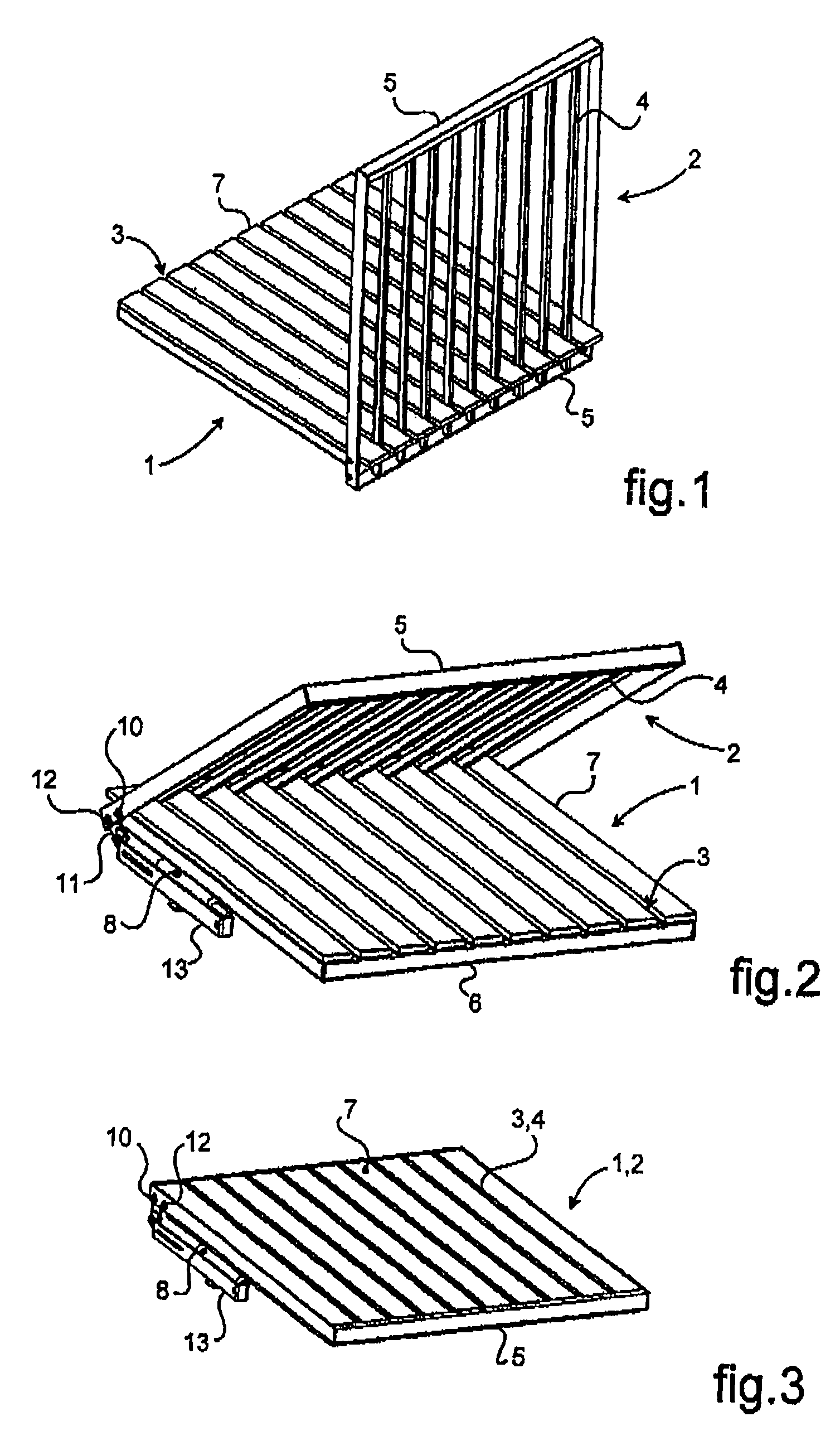 Collapsible barrier for swimming pool, providing a safe walking path