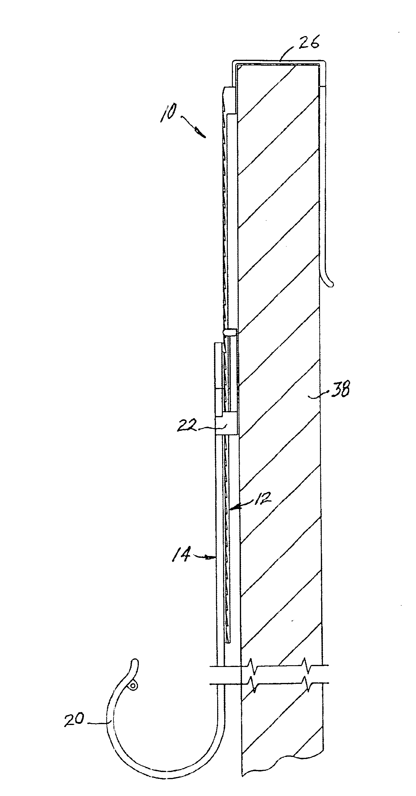 Adjustable wreath hanger