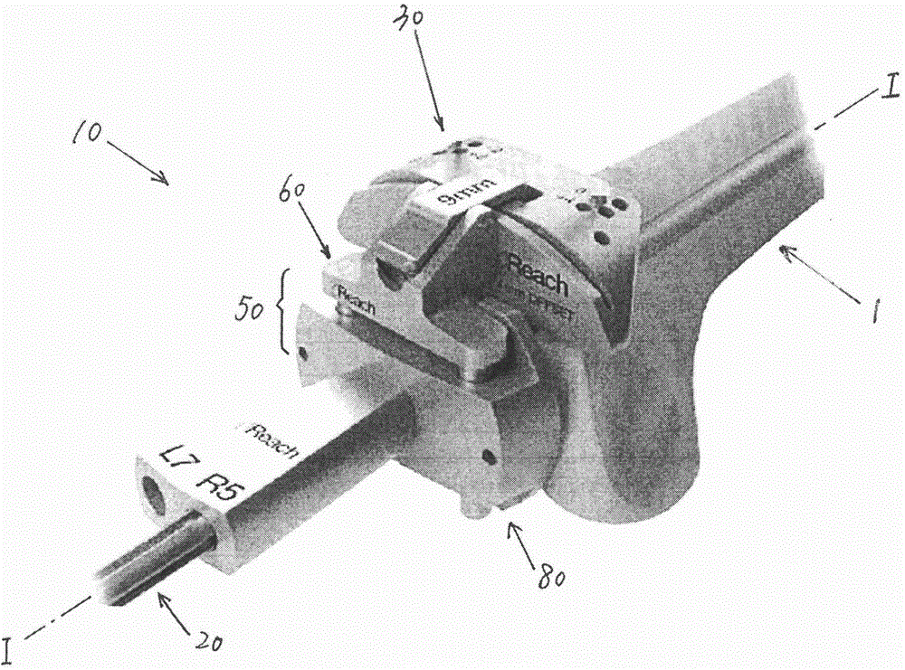 Thighbone far end clamp component and thighbone far end cutting instrument with same