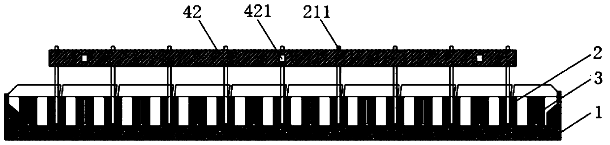 Multi-chamber aluminum electrolysis tank and bus system thereof