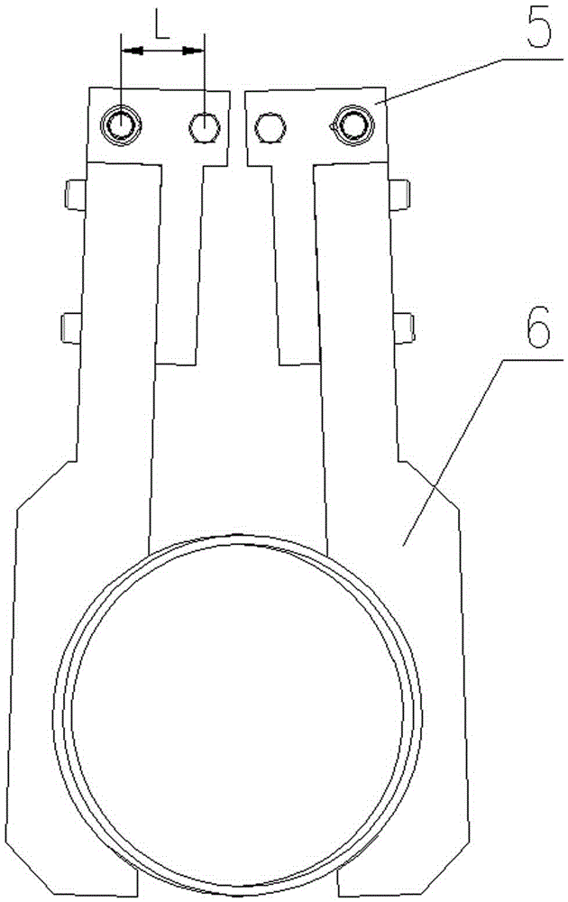 Grabbing manipulator for carrier roller