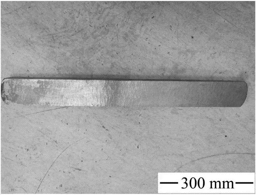 Low-cost, high-strength and high-plasticity metastable beta titanium alloy and preparation method thereof