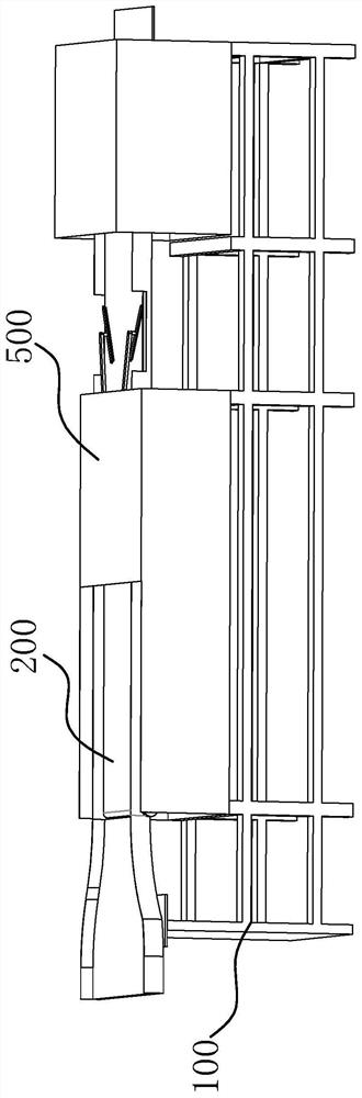 A longitudinal cutting kelp shredding machine