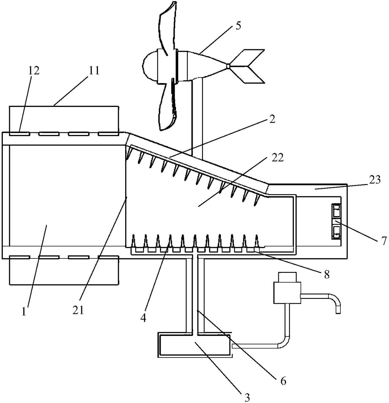 Water collection device applicable to desert environment