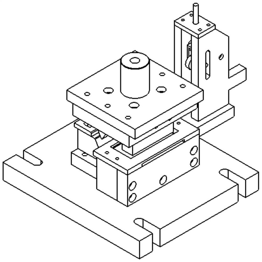 M iron lug plate forming device