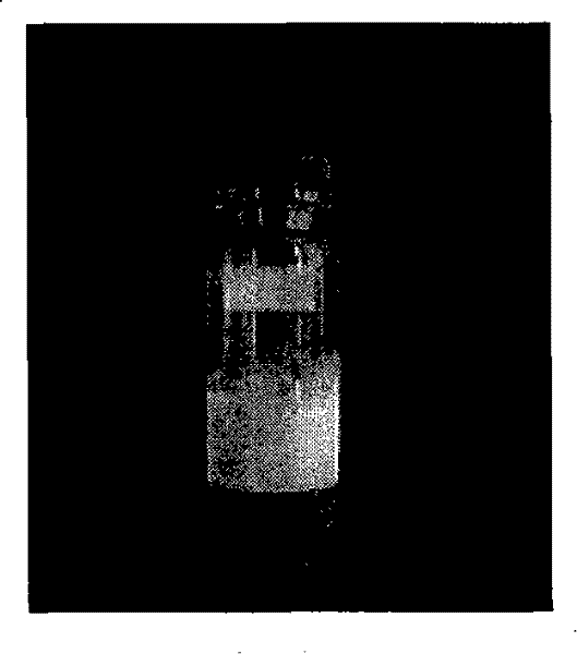 Method for preparing nano-micro level sun-screening agent with emulsification function