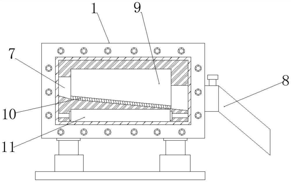 Dead fish salvaging device for large yellow croaker enclosure breeding facility