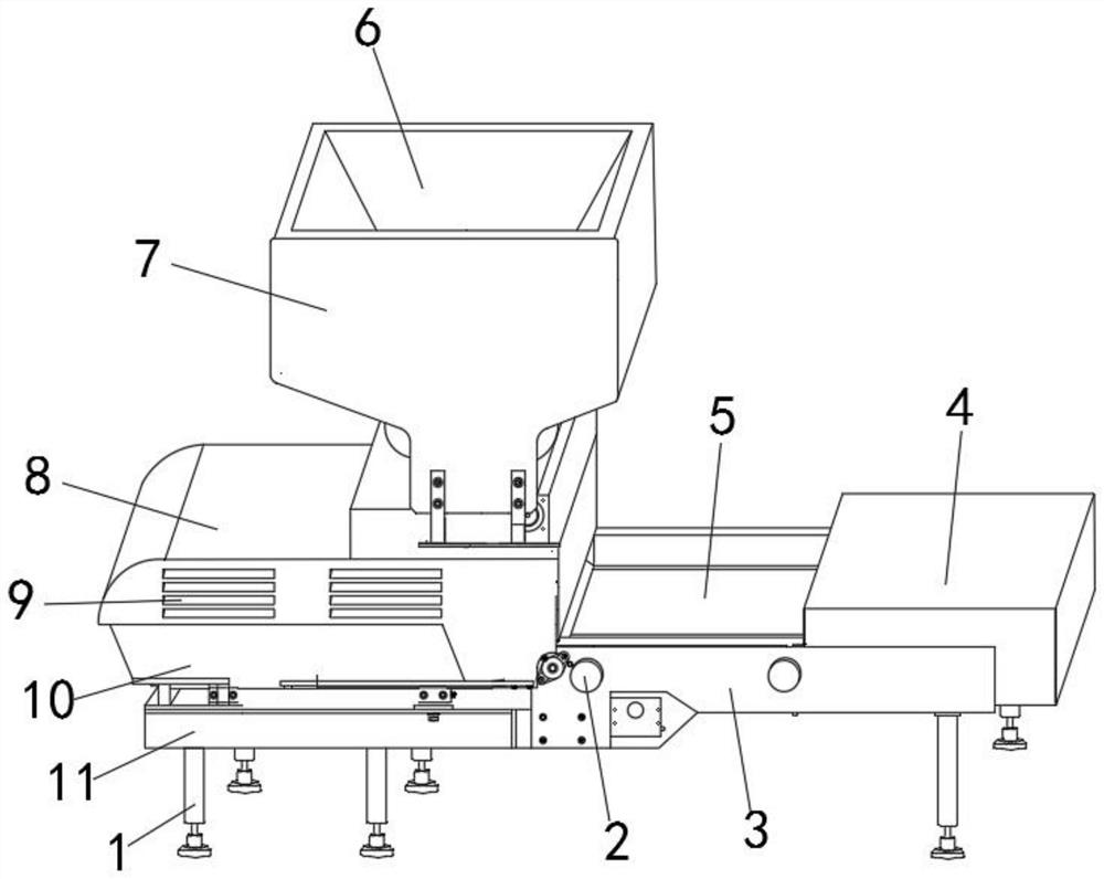 A conveying mechanism for straw processing