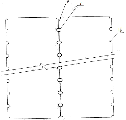 Heat preservation board having good wind-preventing uncovering-preventing performance