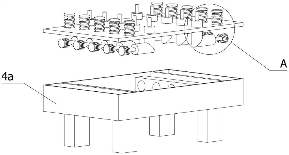 Smashing device based on straw recycling