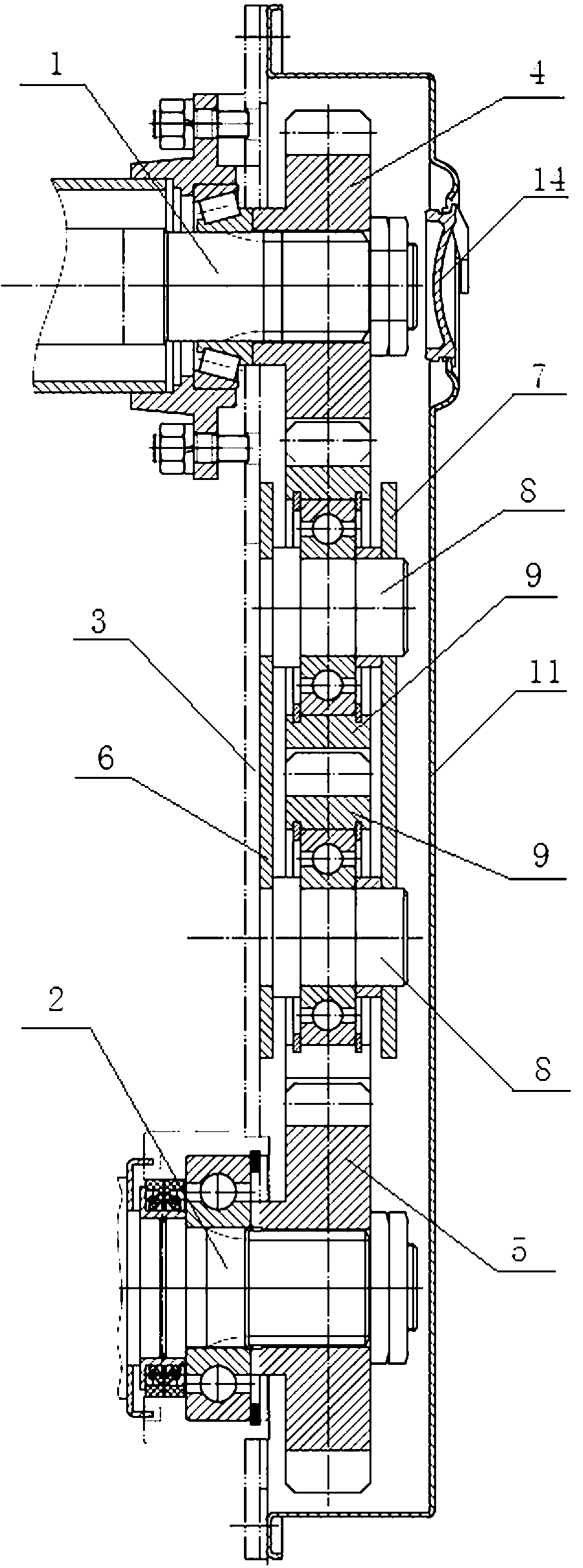 Idler gear type transmission device for lateral transmission agitator