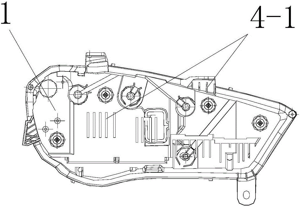 Automotive LED headlamp capable of achieving overall and rapid radiating and radiating method