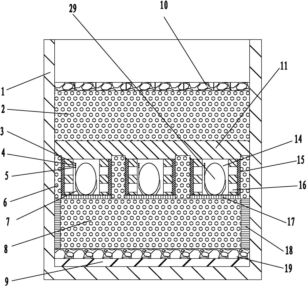 Tortoise hatching device preventing tortoise egg tumbling during vermiculite replacement, and application method thereof