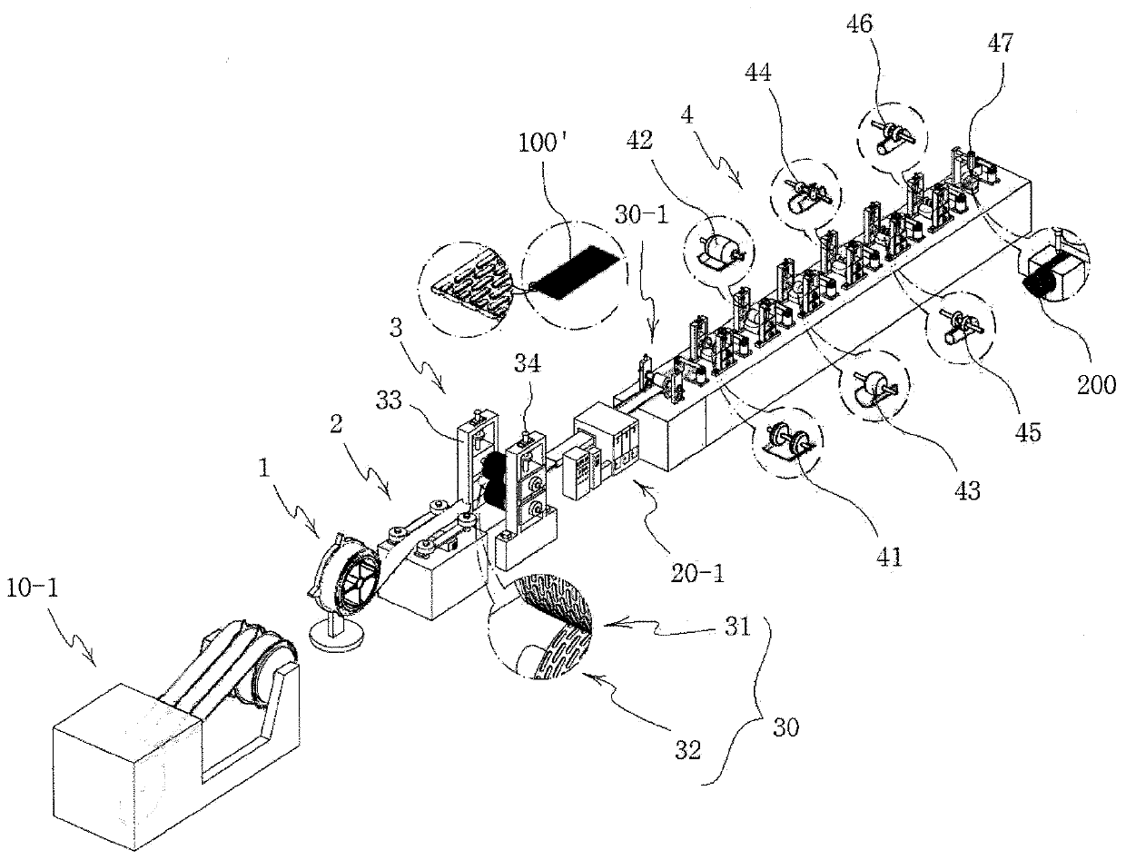 Embossed stainless pipe manufacturing apparatus and embossed stainless pipe manufacturing method using same