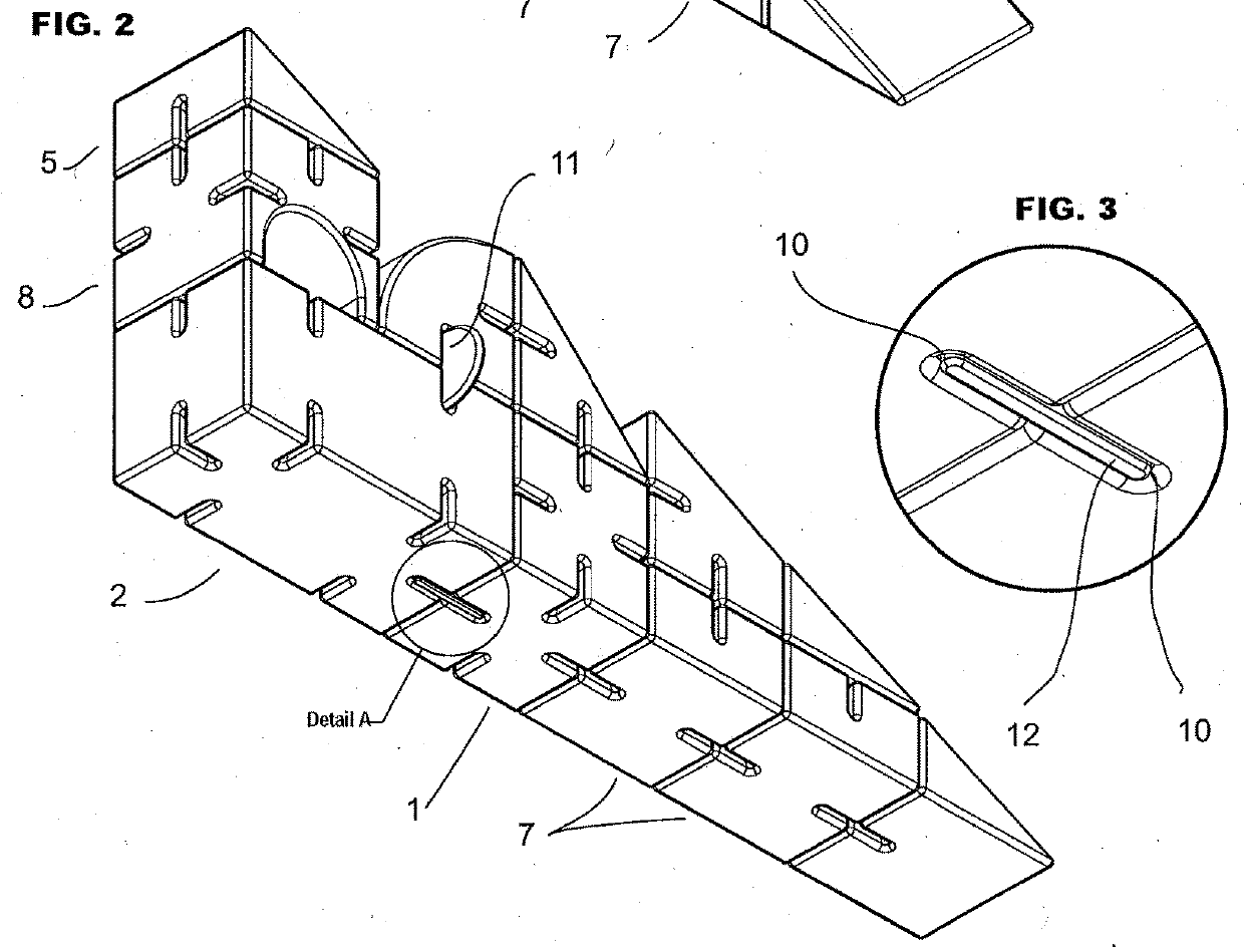 Play toy in the form of interchangeable blocks and method for locking interchangeable blocks