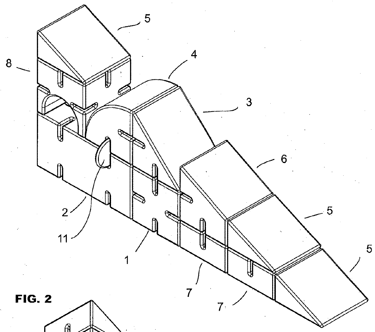 Play toy in the form of interchangeable blocks and method for locking interchangeable blocks