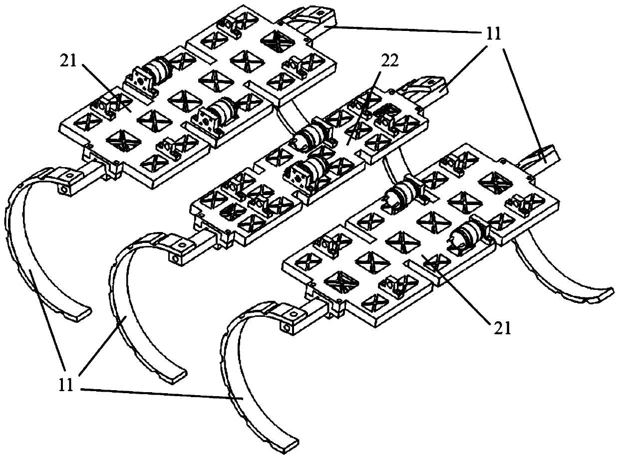 Lizard-simulating robot with traveling and rolling functions