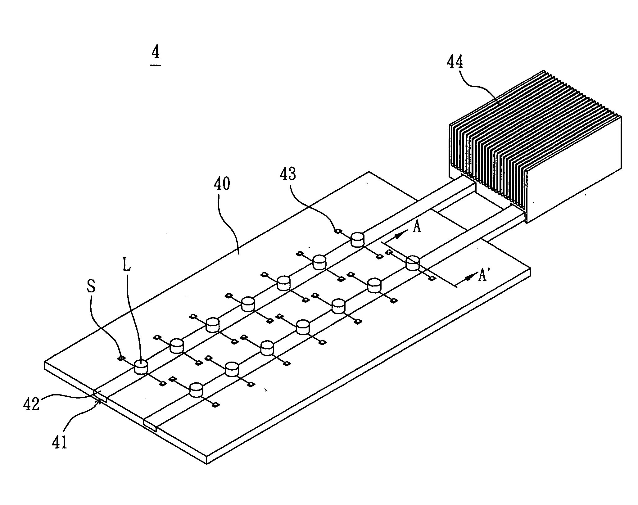 Light-emitting heat-dissipating device and manufacturing method thereof