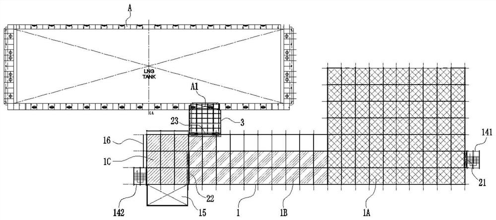 Outboard pre-operation platform of LNG ship enclosure system