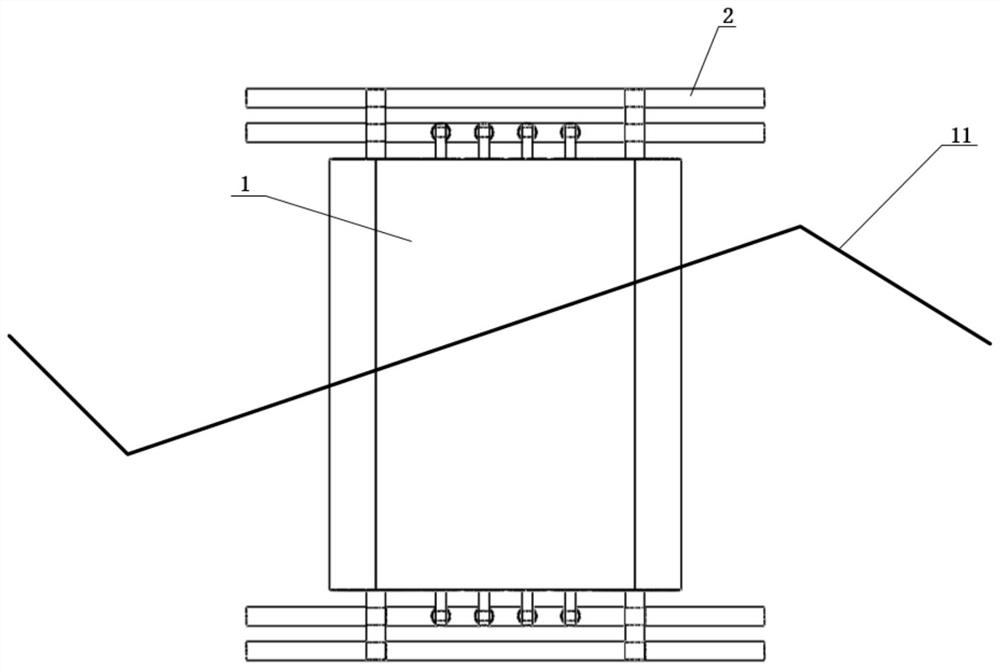 Flexible crawler-type pantograph head suitable for electric traction locomotive