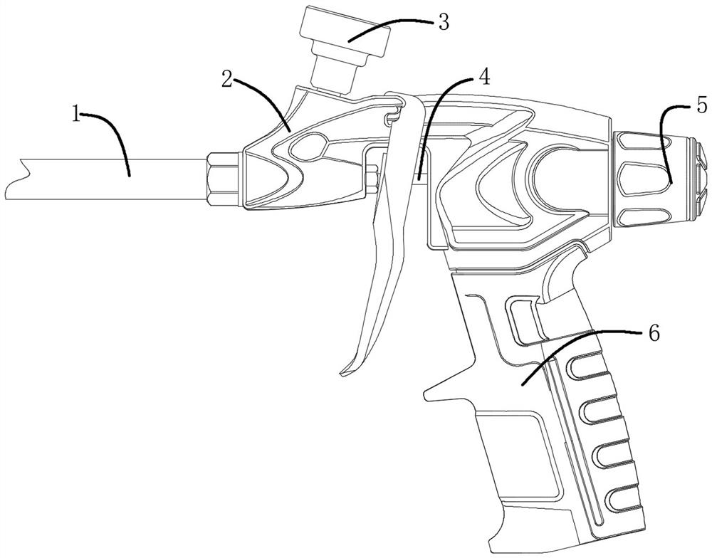 Foaming tank mounting adapter for foaming gun