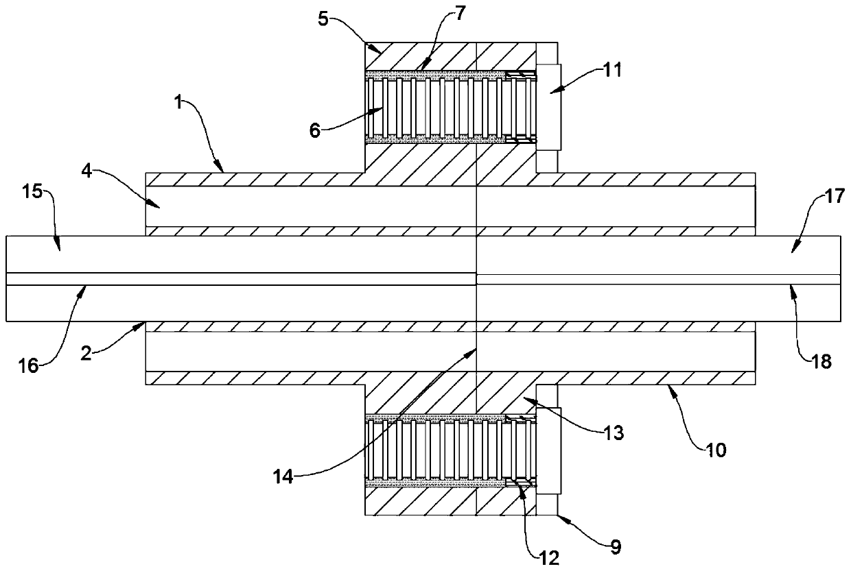 Pin coupling with elastic sleeve