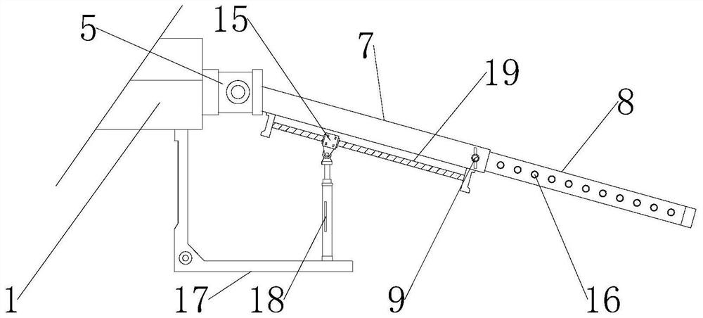 Conveying roller machine capable of preventing materials from deviating