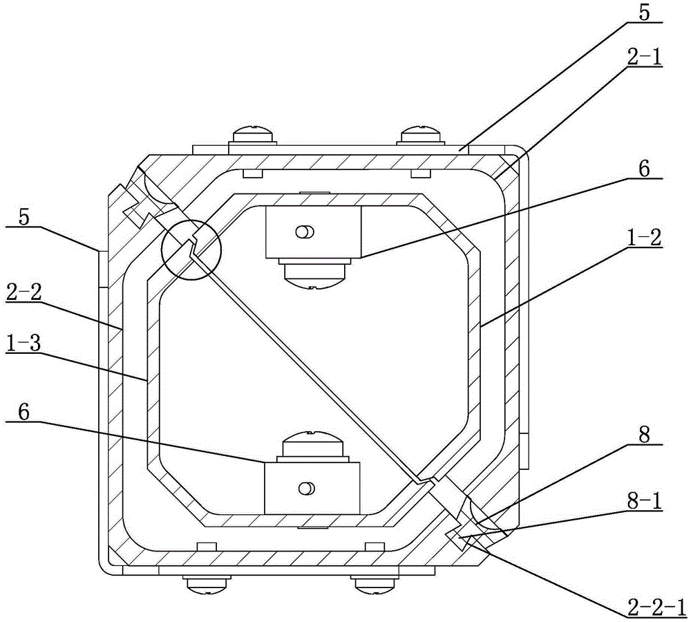 Heat radiation shielding case of refrigeration target