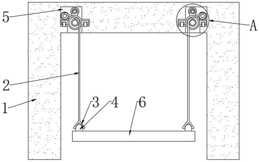 A small mechanical mobile hoisting device for construction transportation