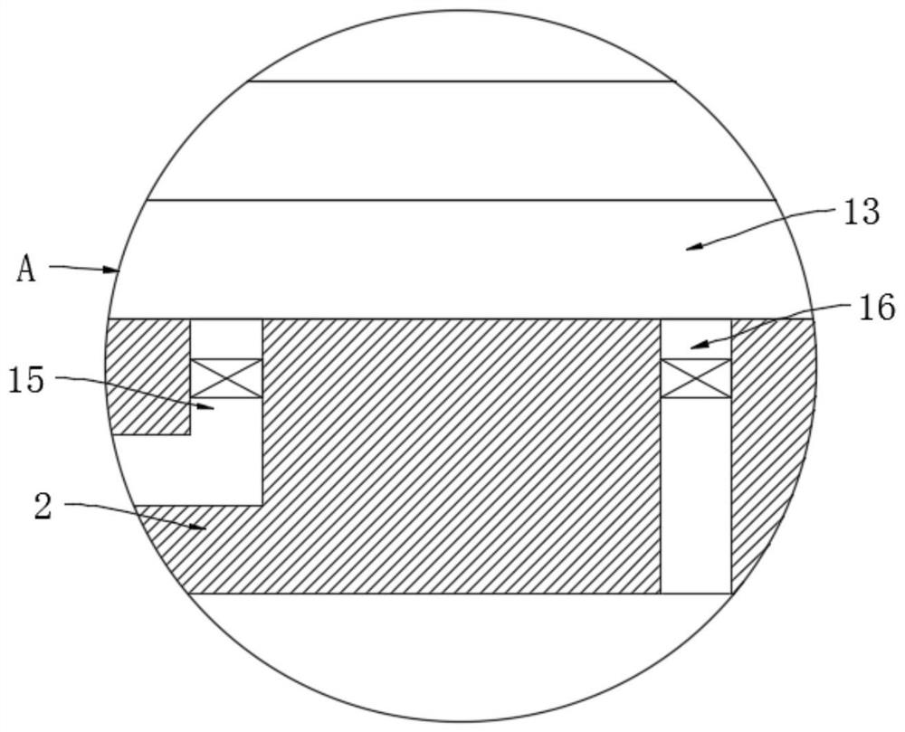 Active heat dissipation type smoke alarm