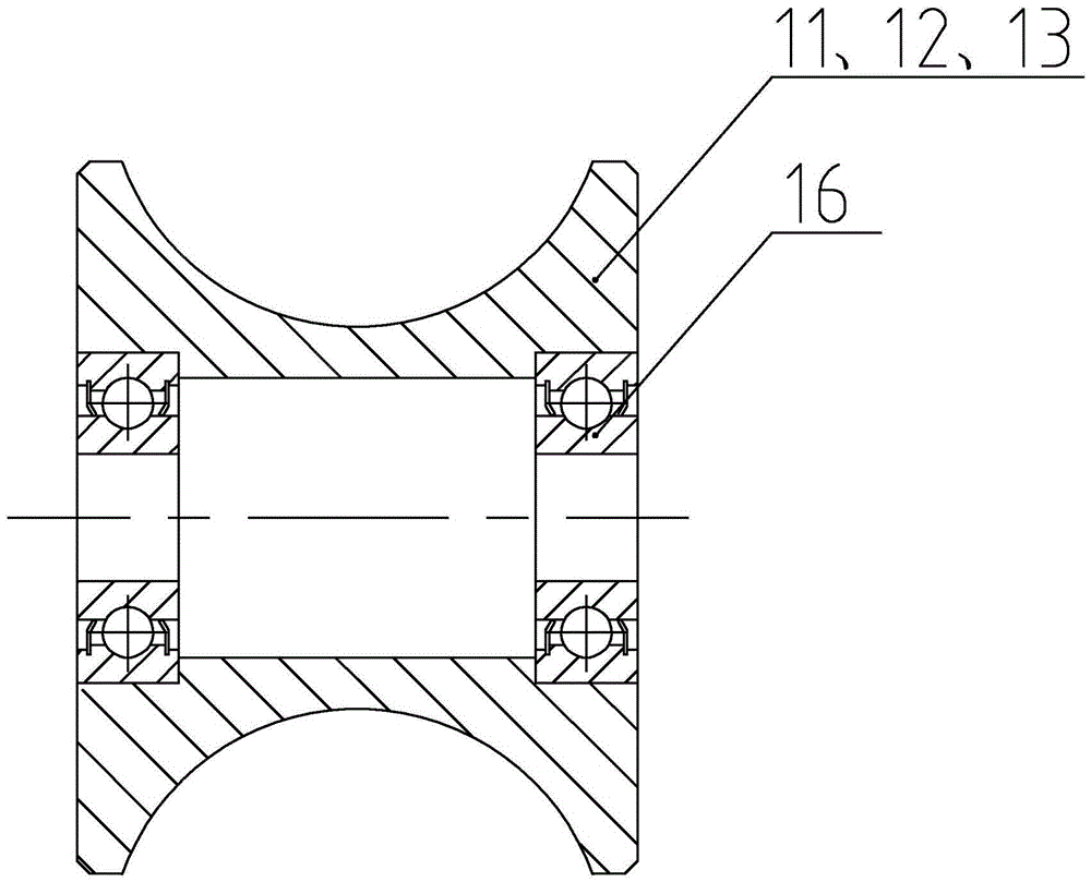 Traveling device that can climb over 220kv horizontal double-split conductor spacer bars