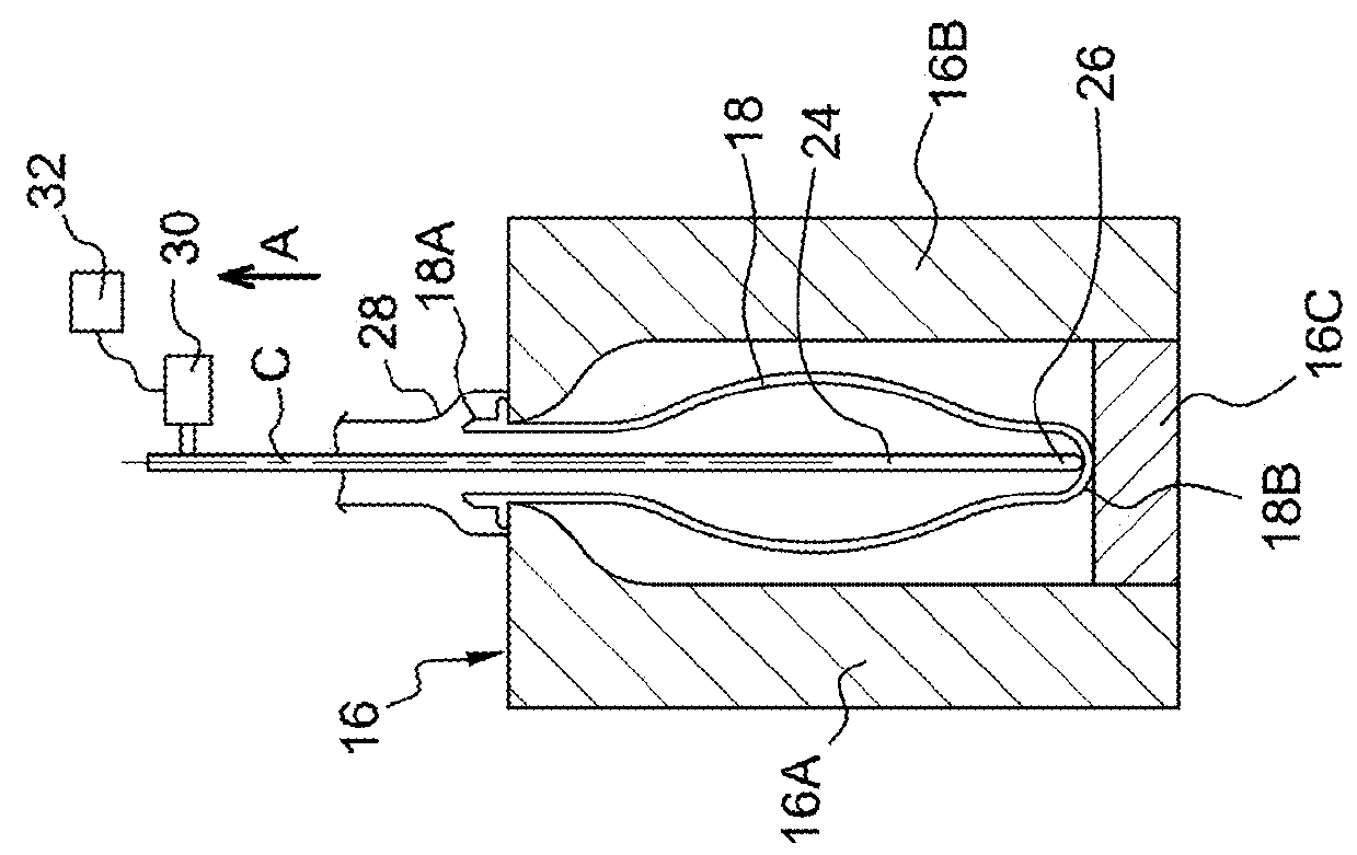 Method for automatic adjustment of the travel of a stretching rod of a device for forming hollow bodies