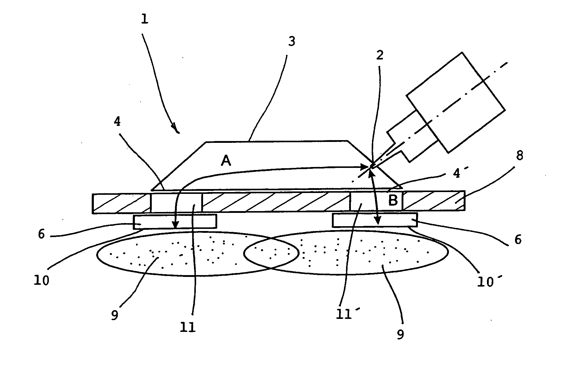 Applicator of microwave plasma generator and microwave plasma generator including this applicator